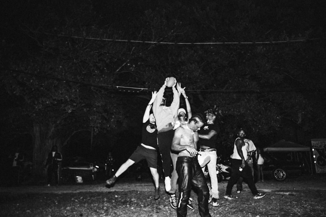 Hoạt động thể thao sôi nổi tại sân Đào Duy Anh