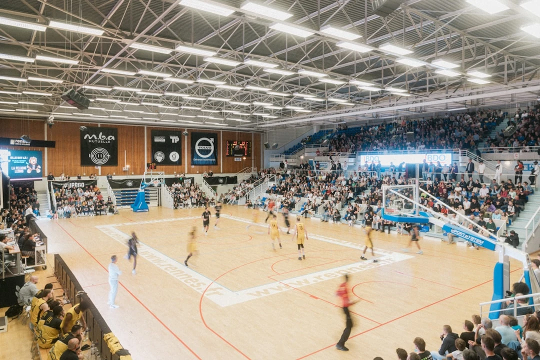 Lịch thi đấu và quy định cho giải bóng chuyền 9 đội.